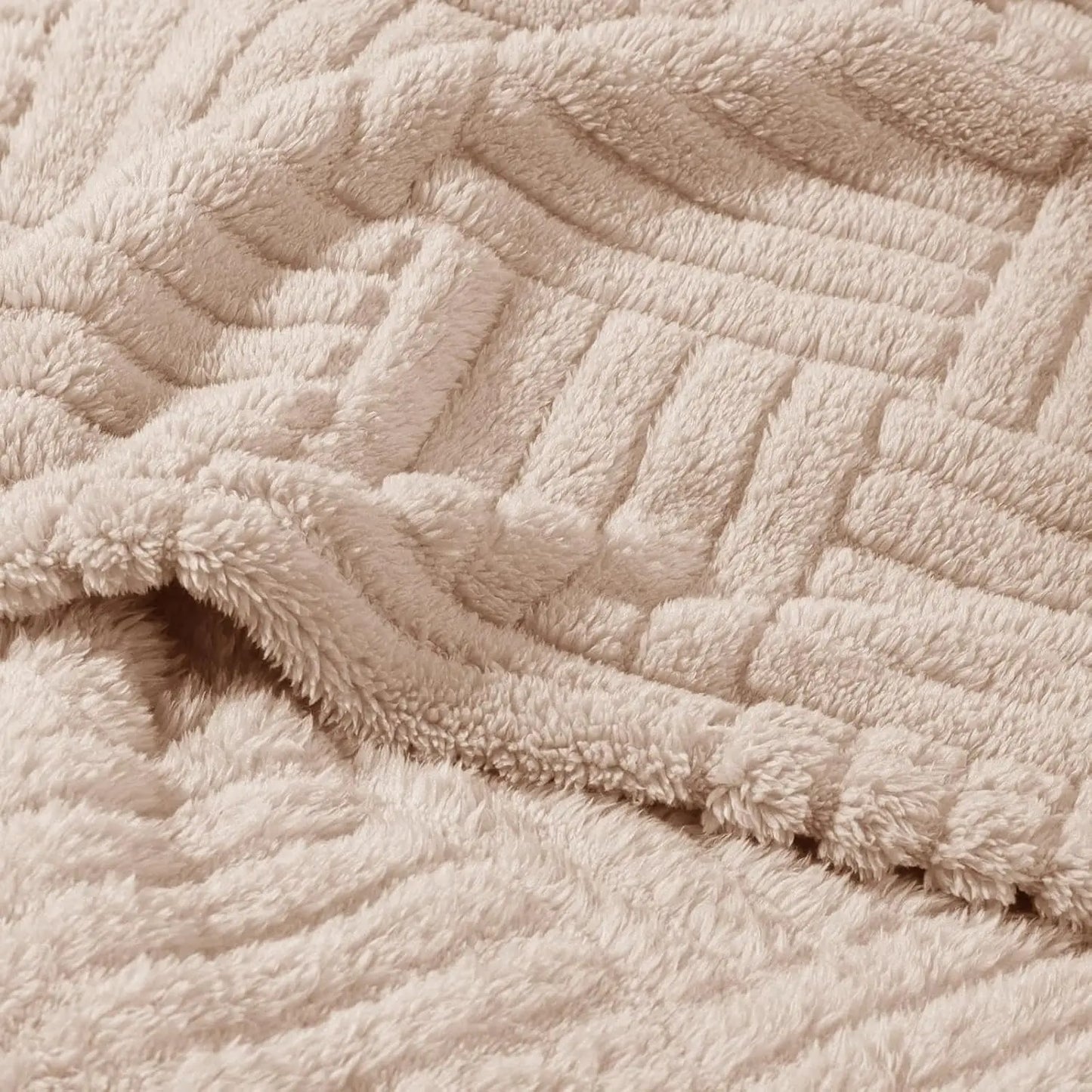 Lightweight Fleece Throw Blanket With Jacquard Pattern
